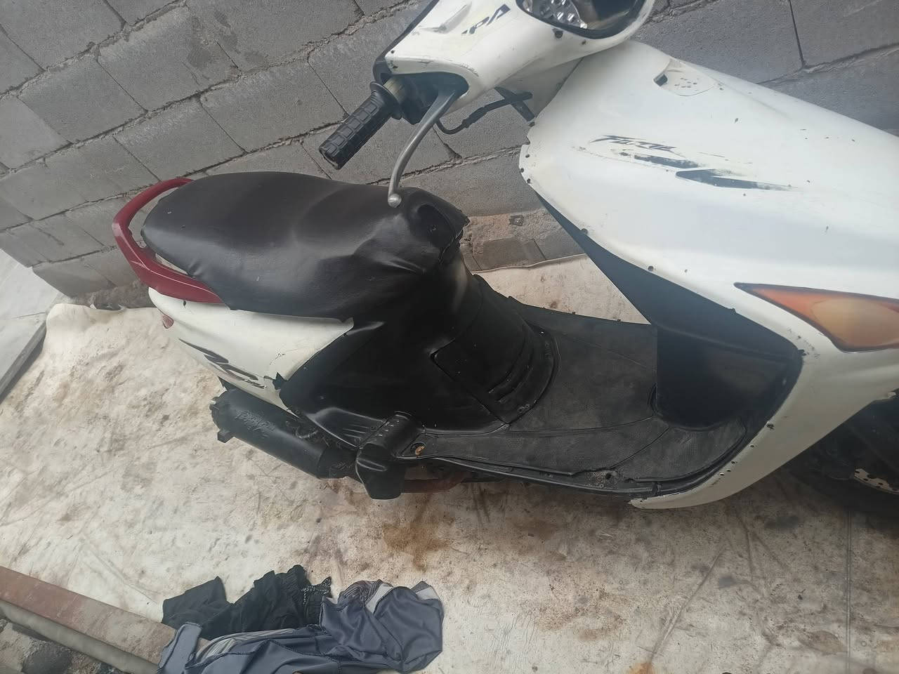 مستعجل علا بيعته رقم تلفوني *********** وتساب بس سعر 250 وبيه مجال
