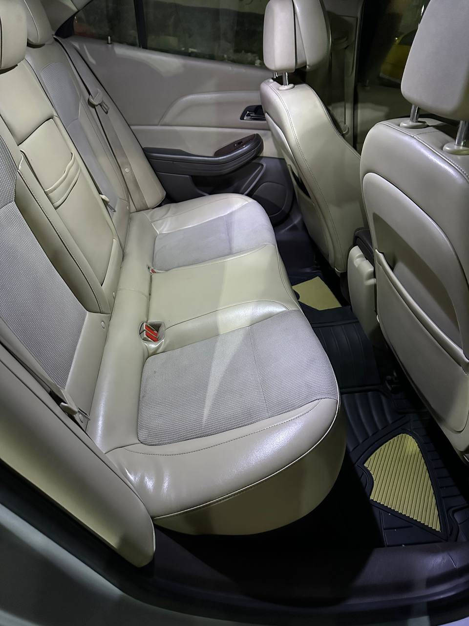 سلام عليكم 
ماليبو 2013 خليجي 
مكفوله ماعده بابين وجاملغ خلفي صبغ 
مكينه 2400
مكفولات كير ومكينه 
السعر 93
مكاني بغداد 
***********
