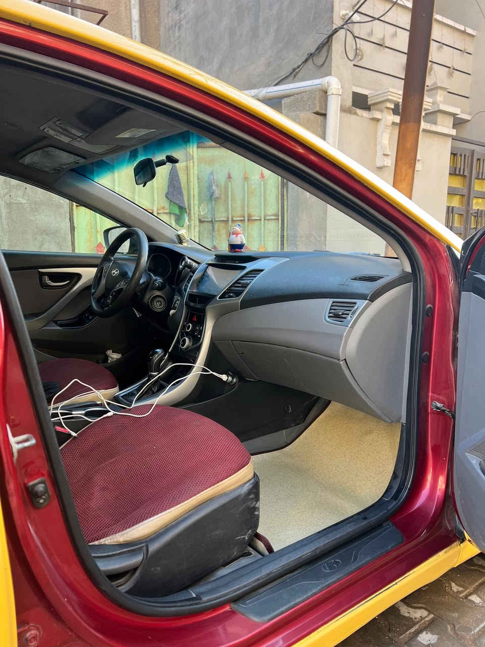 السلام عليكم النترا للبيع موديل 2015
حادث خلفي مرفوق بلمنشور قبق الجنطة راجع نفسة 
غير هذا الحادث مكفولة 
كير مكينة مكفولات تخم تاير قبل شهر شادة
رقم بغداد انكليزي تحويل ثاني يوم 
نضام ايكو مانع انزلاق تحكم استيرن جهتين 
تبريد شغال على السويج 
بيها منضومة غاز عاطلة دكمتها 
مصفرة هيئة وبحث 
المكان:بغداد/بغداد الحديدة 
للاستفسار الاتصال :***********
