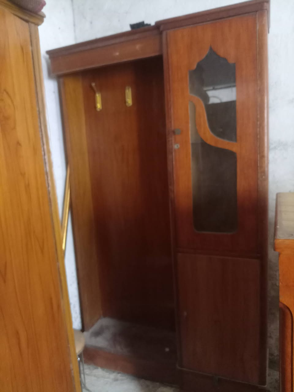 كنتور اربع بيبان وزاويه للبيع 175 وبيهن مجال 
***********
