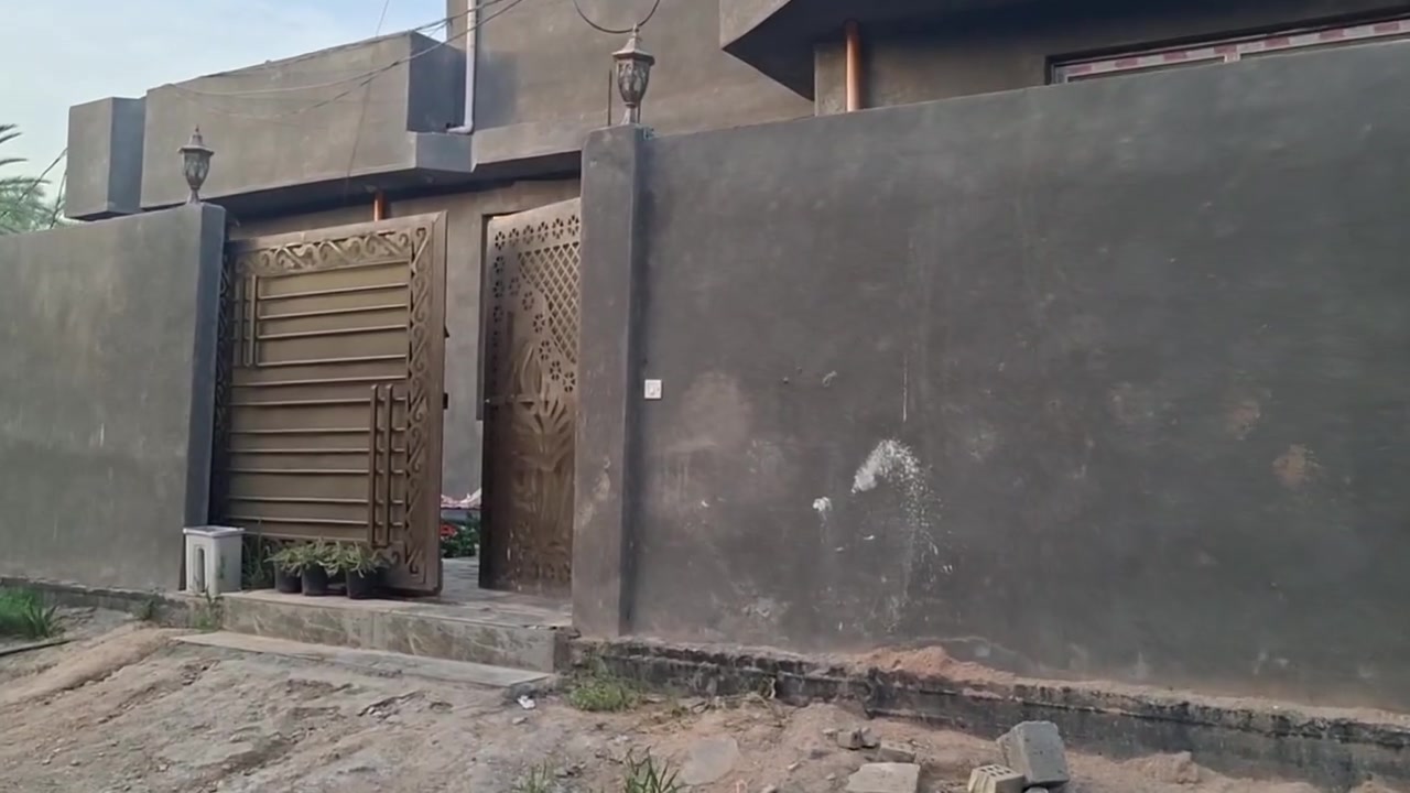 بسم الله الرحمن الرحیم 
السلآم عليكم ورحمة الله وبركاته 
دار للبيع المساحه الكليه ٢٠٠م
العنوان/ كربلاء المقدسه قضاء الحسينيه منطقة الأمام عون عليه السلام قرب بيت المحافظ يبعد عن الشارع العام ٥٠٠م تقريبآ 
بناء حديث سنة ٢٠٢٤
محتويات الدار وباقي التفاصيل 
مذكوره بالفيديو 
وللمزيد من المعلومات أتصل عالرقم التالي 
*********** أبو صكر 
والرقم الثاني 
*********** أبو صادق
