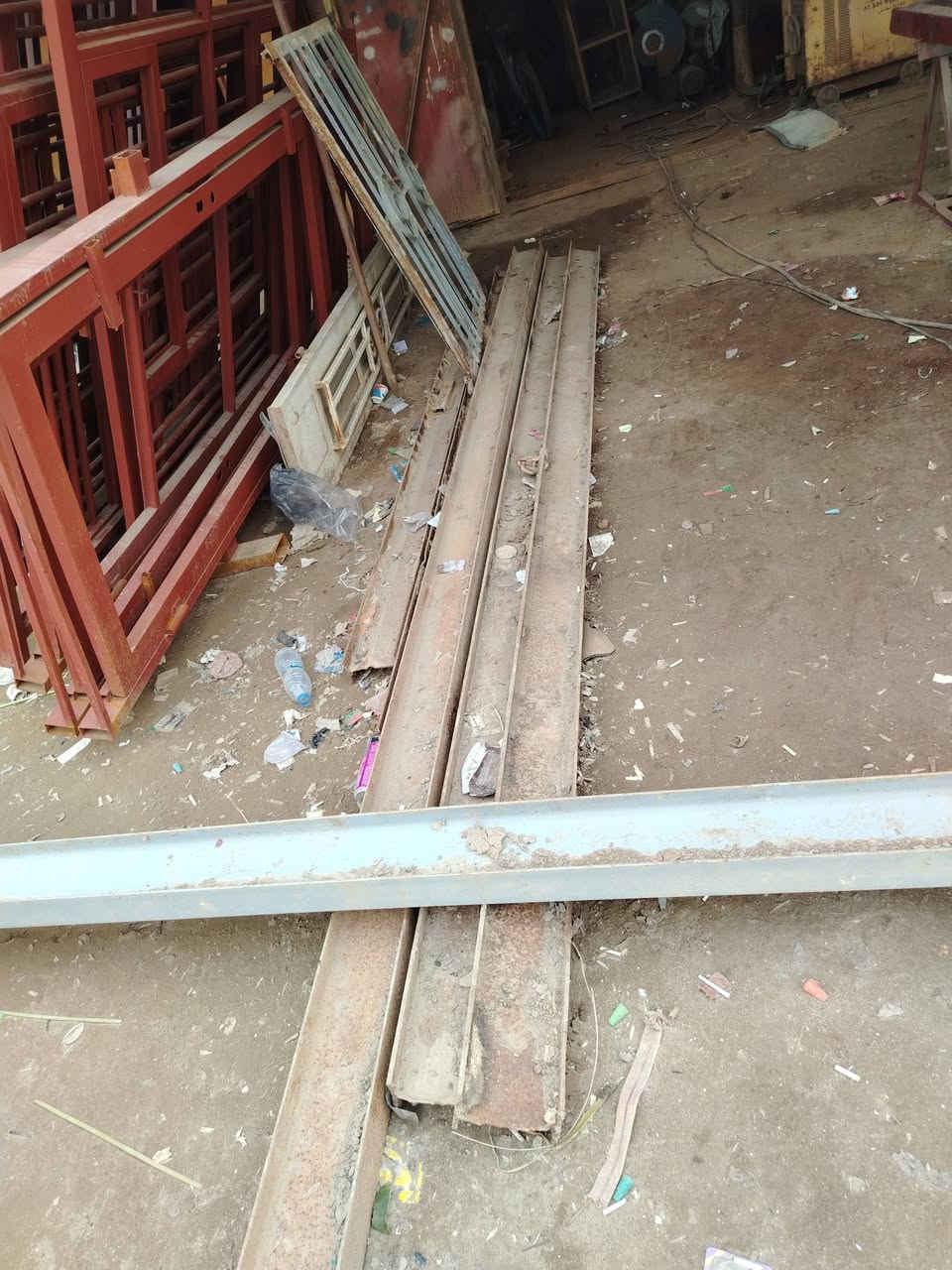 السلام عليكم متاح شيلمان وسندويش وبيبان وشبابيك تسكام
***********
