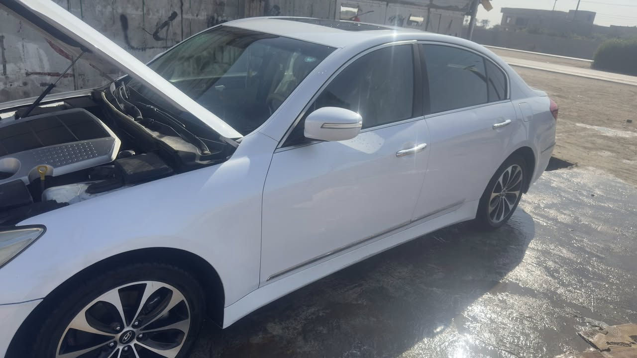 سلام عليكم للبيع جنسيز 2014 خليجي كفاله فقط بارد رقم السياره اربيل السياره حلوه وجديده حداده جديده مكينه كير كفاله مكينه 3800 مكان السياره بصره سعر 145 وبيها مجال رقم الهاتف ***********
