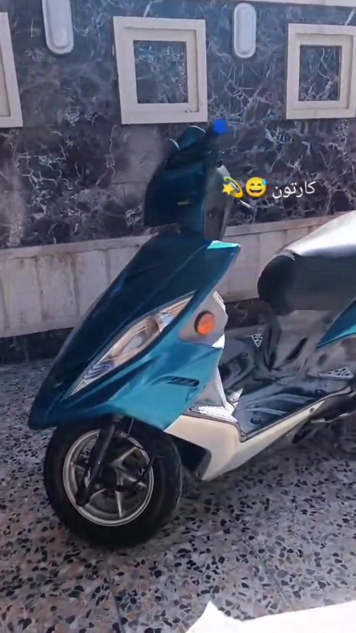 السلام عليكم مرخصه مدير الكروب جيتي ار للبيع مكينه ما مفتوحه كهربائيات شغاله نكره سلف ملحه دراجه مكان بغداد حي اور السعر 1200 وبيه مجال ***********
