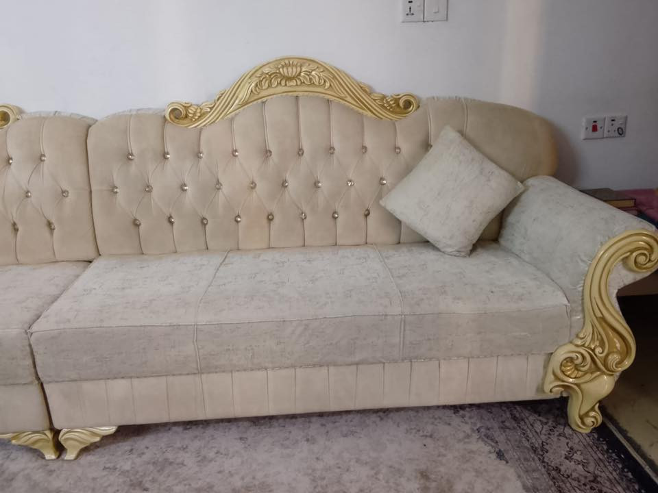 البيع *********** 
السعر 600
