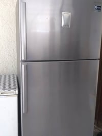 ثلاجة ومجمدة للبيع شغالات عالفحص ٢٥٠ وبيهن مجال   بغداد حي العامل شارع...