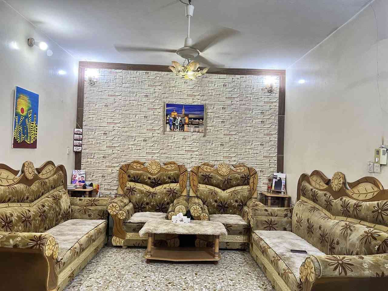 سلام عليكم ..
بيت طابو زراعي 200 متر ركن موقع قرب حي العسكري الشرقي نزله فليح سبتي بناء كامل طابوق بناء نضيف جداً سعرة 75 وبي مجال حك شراي لستفسار رقم  ***********
