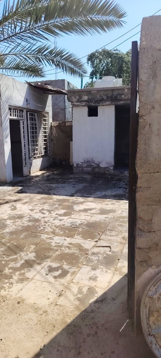 بيت للبيع نزلت زامل يم لبزل ابو ناصر لمساحه ميتين طابو زراعي سند خمسه وعشرين لبيت عوزه تعديلت سعر ٢٧
وبي مجال ***********
