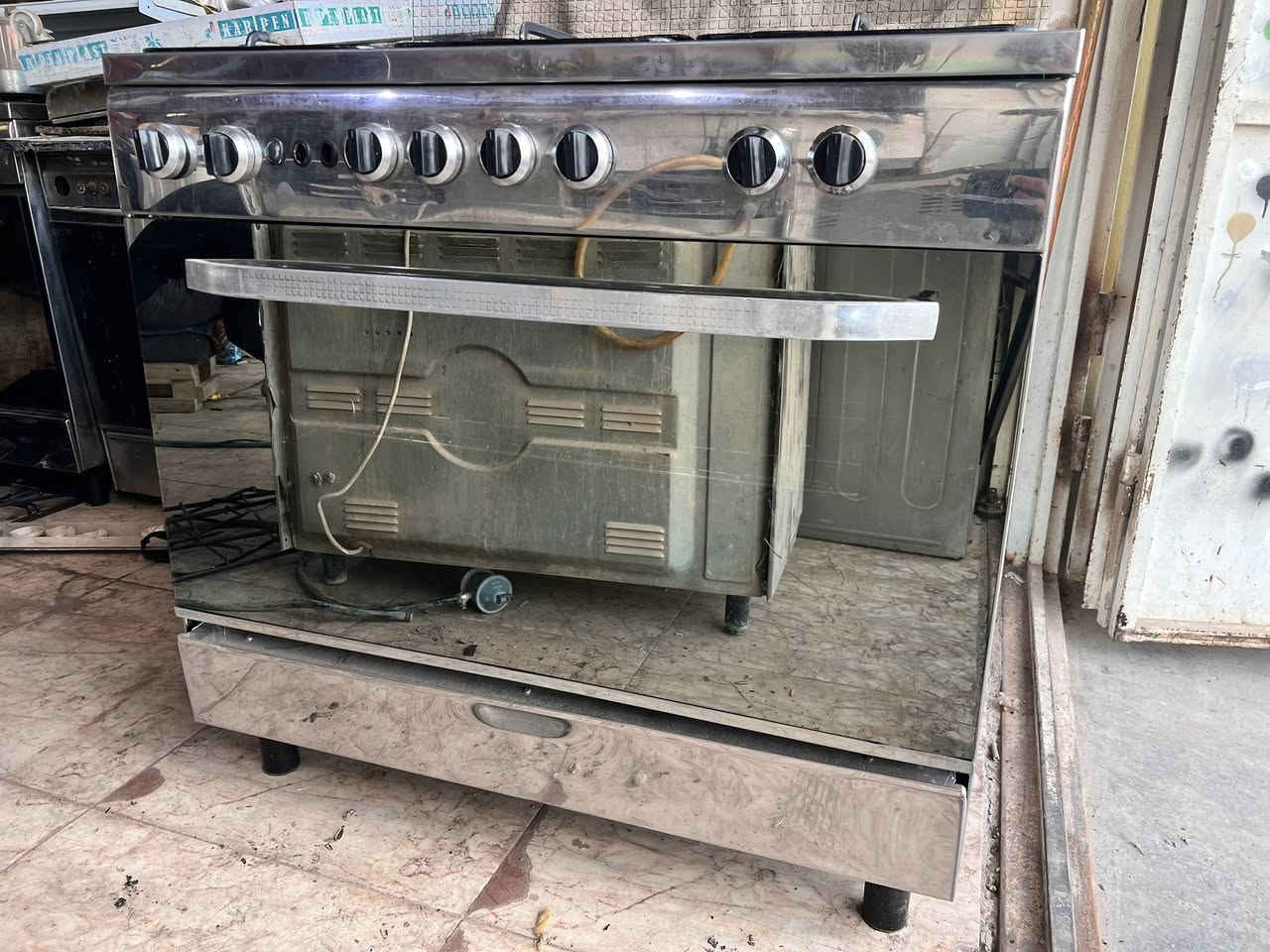 طباخ مصري افريش باب أول نضيف كلش عشغل السعر 200 او بي مجال


**إذا كنت صاحب هذا الإعلان وتريد حذفه لأي سبب، رجاءا أرسل رسالة إلى الدعم الفني**