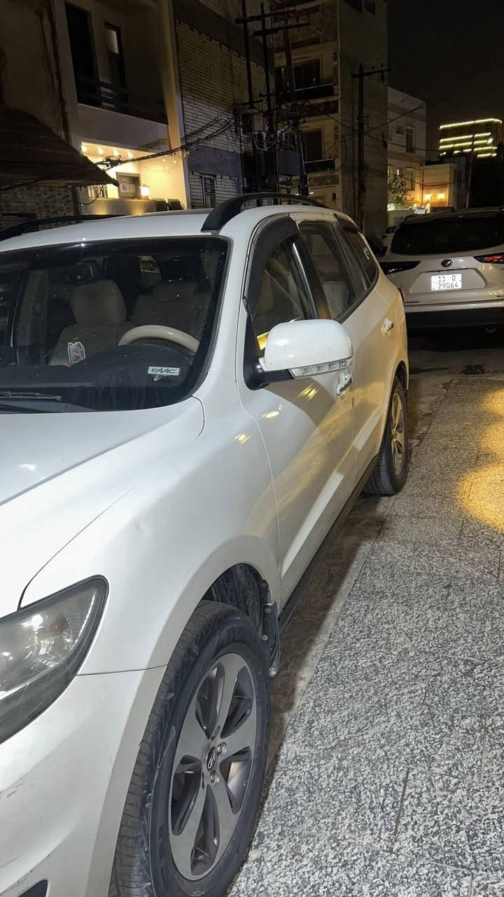 السلام عليكم

 سنتافي للبيع خليجيه 

ماشيه 88 الف حقيقي

فول مواصفات

 فتحه 

بصمه 

ومري شفط 

سبعه راكب 

3 قطع تبريد 

كأمره 

محركها 4 سلندر 

مكاني بغداد 

رقم الهاتف
***********
***********
