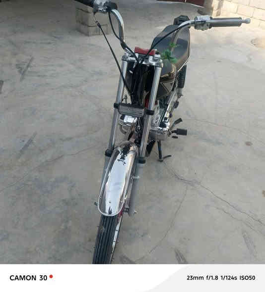 سلام عليكم دراجه للبيع تيربو نضافه 100 محرك ما مفتوح دراجه حلوه سعره 650 وبيه مجال سيبايه مو للبيع مكاني بصره سفوان رقمي ***********
