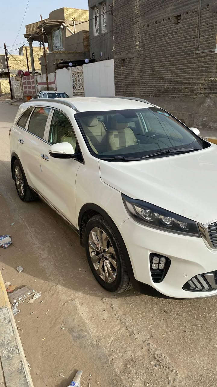 سورنتو ٢٠١٨ خليجي فول عدا الفتحة ماشية ١٦١ حقيقي رقم قادسية السيارة مكفولة من التبديل والصبغ وبيهة حالوب بالقمارة والبنيد التكم ما بيهن ناعمات كلش وقليات (معدودات). السيارة مكانهة بالديوانية للاستفسار الاتصال ***********
