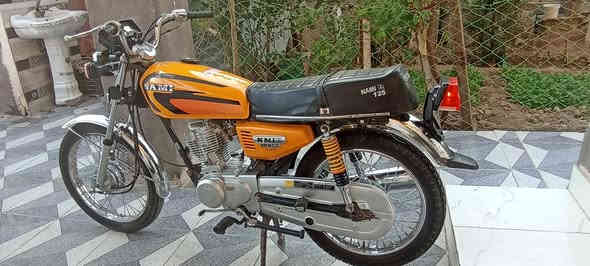 السلام عليكم اعيد النشر بسبب الوعود الكاذبه دراجه نامه  شاصي ارشه اوراق اصولي  تعمير جديد 25  دراجه نضيفه   ما بيهة نواقص بس الاشاير فقط  السعر 850 وبيها مجال عنواني رميثه
الرايدهة يتفضلي خاص او يتصل على هاذة الرقم ***********
