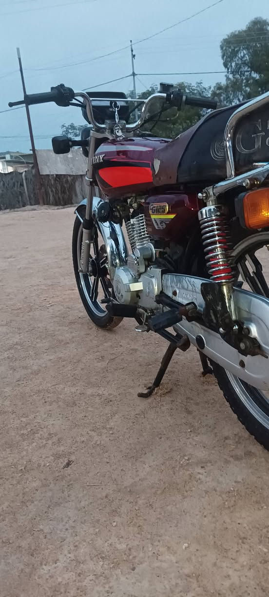 سلام عليكم للبيع دراجة خمسة كير كلك مكفولة موديل 2023 محرك ما مفتوح مكفول السعر 550 وبيه مجال العنوان الكوفه للاستفسار الاتصال على الرقم ***********
