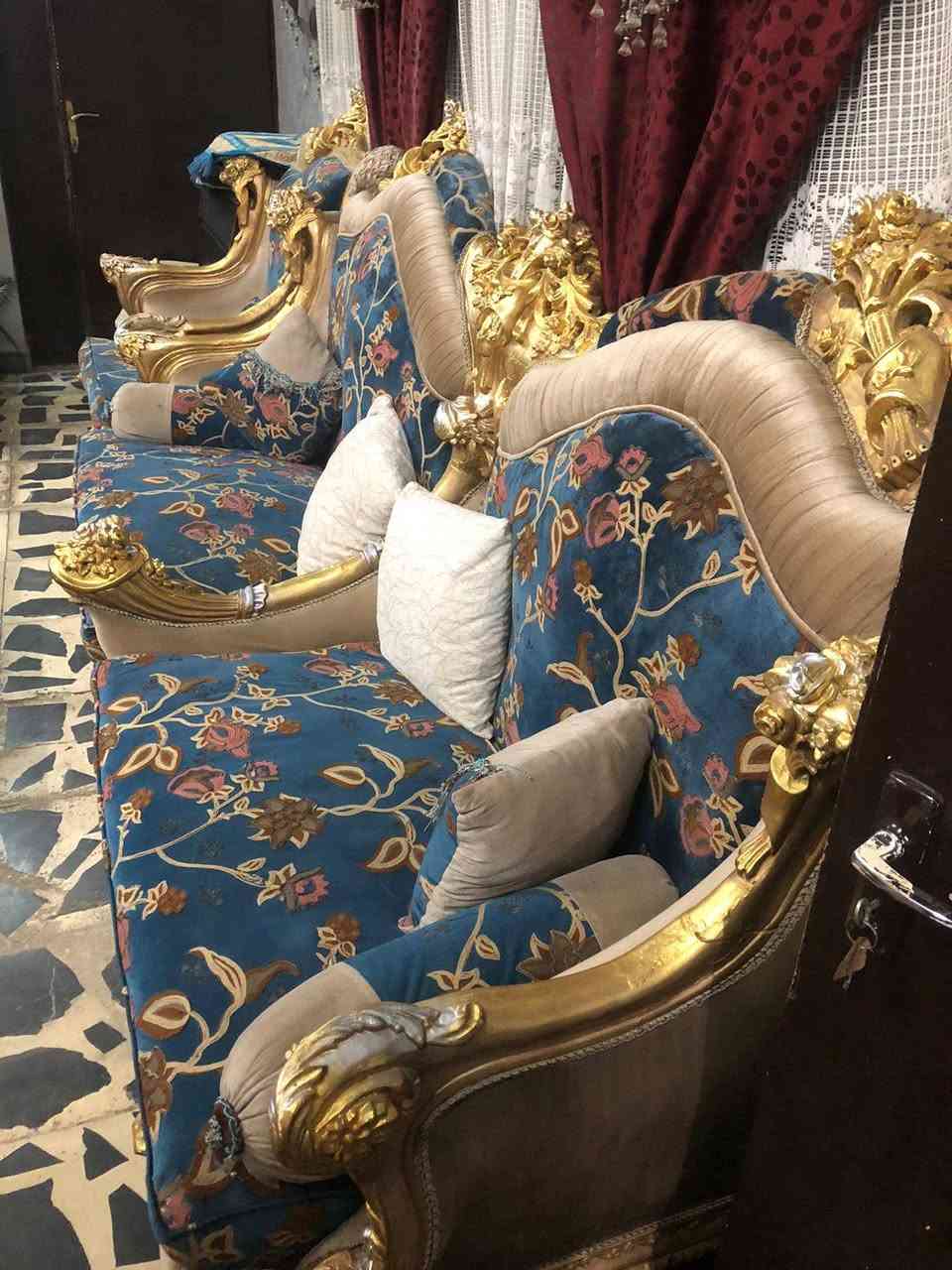 تخم زان مصري 12 مقعد + طبلات 2 مرمر بسعر 900 الف للتواصل ***********
