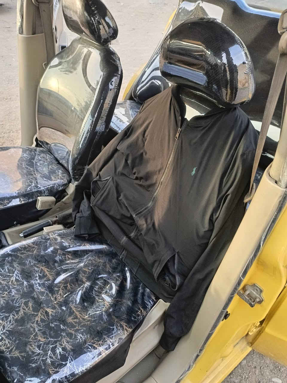 افيو موديل 2009 مؤسسة
هيئة غرامات مصفره 
رقم بغداد مسطرة اجنبي
كير ومحرك شرط 
تبريد تدفئة كلو شغال 
***********
