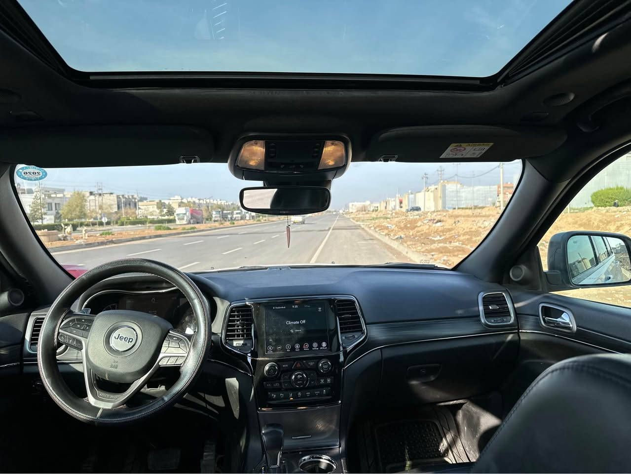 Jeep grand cheroke S 
جيب كراند شيروكي فئة ال  S اس ( خـليـجـي ) ام رادار 
‏‎موديل 2021  فول مواصفات وكالة هارلم ام ضمان 
المحرك : V6.  3.6L ‎  
 السياره اخت زيرو 
رقم سلمانية الجديد بسمي تحويل ثاني يوم  ؟
سياره مكفوله من الصبغ و التبديل و 
‏‎ ماشيه  70 الف حقيقي شرط فحص 
سياره جديده جدا ارضيات الشركه بل جيس 
سياره جديده استخدم شخصي و قليل 
‏‎ السيارة وكالة 
لون ابيض 
‏‎* المواصفات :
‏‎*رادار امامي وجانبي 
‏‎* نقطة عمياء .
‏‎*داخل جلد 
‏‎* دفع رباعي 4x4 . 
‏‎*صفي المقاعد الأمامية كهربائية .
‏‎* ذاكرة لحفظ وضعيات الجلوس . 
‏‎* صفي المقاعد الأمامية مع تدفئة . 
‏‎* صف المقاعد الخلفية مع تدفئة . 
‏‎* ويل قياس 20 انج .
‏‎* مقود السائق كهربائي . 
‏‎* تدفئة ستيرن . 
‏‎* سقف بانوراما .
‏‎* شاشه كبيرة 8.4 انج .
‏‎* نظام الملاحة (GPS) . 
‏‎* نظام خاص للطرق الوعرة . 
‏‎* مصابيح امامية زنون . 
‏‎* المصابيح الأمامية مع LED لايت . 
‏‎* كشافات ضباب بروجكتر زنون . 
‏‎* تشغيل عن بعد .
‏‎* صندوق كهربائي .
‏‎*  حساسات أمامية . 
‏‎*  حساسات خلفية .
‏‎* كاميرا خلفية .
‏‎* بخاخ ماء لتنظيف المصابيح الامامية .
‏‎* مرايا بخاصية التعتيم الذاتي . 
‏‎* مرايا جانبية قابلة للطي . 
‏‎* بلوتوث تلفون . 
‏‎* محدد سرعة . 
‏‎* نظام تشغيل واطفاء اوتماتيكي للمحرك للتوفير من صرف الوقود . ( Auto Start System ) .
‏‎* نظام بريك اوتماتيكي ( Auto Break System ) .
السعر355 ورقه 💲 و بيهه مجال 
و ماكو بهيج سعر شوف السوك 
‏‎للاستفسار اكثر *********** 
مكاني اربیل أربيل, العراق
