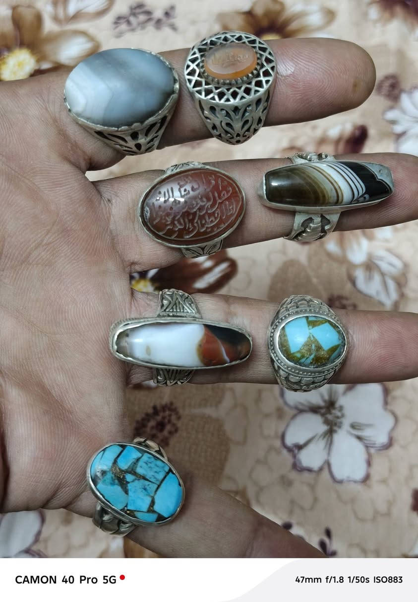 للبيع شلع مابيع مفردكلهن ٣٢٠مكاني بغداد العبيدي للتواصل على واتساب ***********
