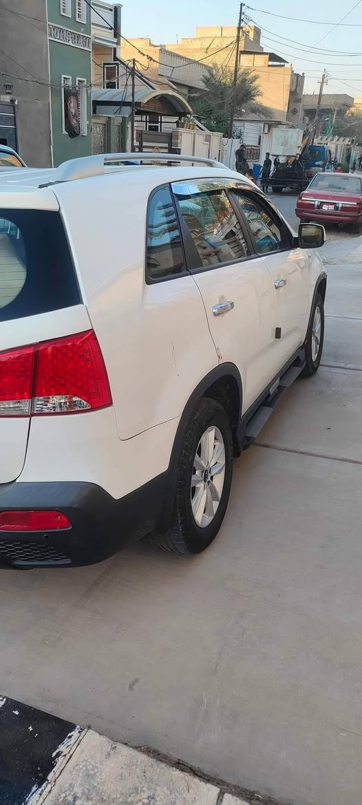 سورنتو 12 خليجي
محرك 2400 دوش 
ضررها فقط شبرين بالصندوق 
رقم اربيل 
ماشية 108 
مكان السيارة بغداد 
السعر 13 الف 
رقم الهاتف ***********
