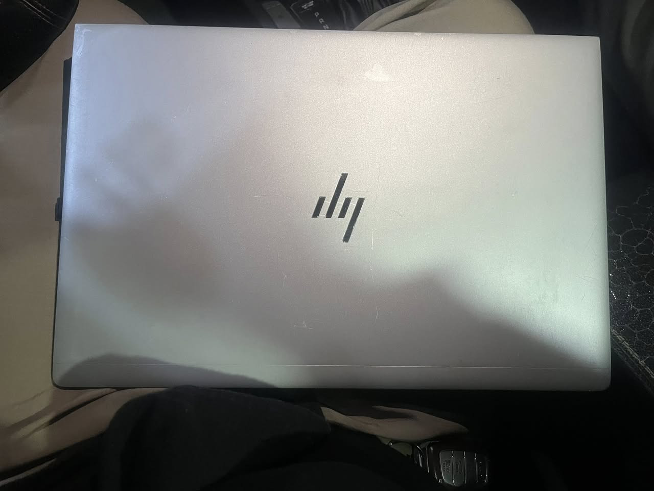 السلام عليكم لابتوب hp للبيع
HP: 850 G6

CPU: Ci7 8TH

RAM: 16 GB

SSD: 512 GB

VGA: 2 GB

     LED: 15.6" 
للتواصل ***********واتساب
