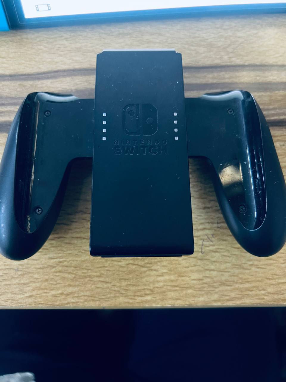 السلام عليكم🔥🔥🔥
نينتندو سويج أولد اونلاين نظيف ١٠٠٪؜✅✅✅
مع كامل الملحقات✅✅✅
مع شاشة الحماية حته يحميه من الشخوط✅✅✅
نسخة الاولد سهلة التهكير✅✅✅
البوكس يجي وياه منفذ HDMI ومنفذ الشحن ومنفذ الايثرنت وهذه المنفذ ماموجود بالنسخة القديمة✅✅✅
شاشة اكبر من النسخة القديمة✅✅✅
والاهم شاشة أولد يعني ألوان افضل ودقة احسن✅✅✅
وبطاريه اكبر من النسخة القديمة✅✅✅
إذا تحتاج فيديو فحص كامل اله راسلني خاص ✅✅✅
وإذا تحتاج اسويلك حساب وانزلك ألعاب فيه هم كلي بالخاص✅✅✅
الرقم *********** واتساب✅✅✅
*********** هاتف ✅✅✅
مكاني النجف✅✅✅
السعر 190 ألف 🔥🔥وبيه مجال (للشراي)🔥🔥
