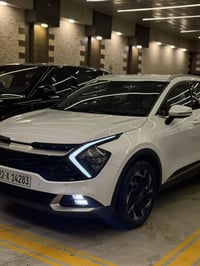 ‏Kia Sportage🚗 | 2025  عداد مسافه 7000KM  المواصفات:  •نقاط عمياء رادر...