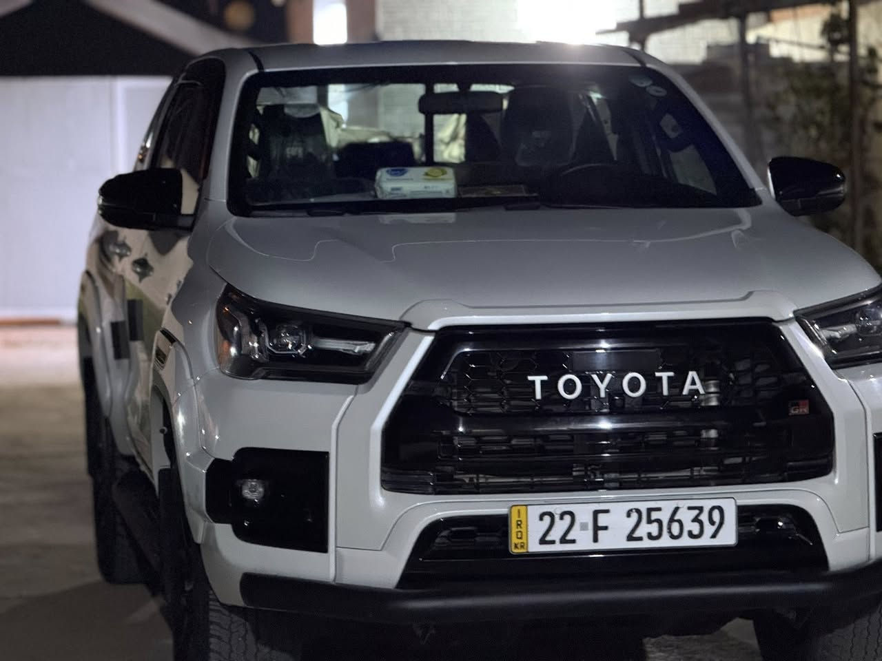 السلام عليكم
هايلوكس GR 2023للبيع 
ماشيه ( 33 ) الف فقط حقيقي 
فول مواصفات 
بصمة تشغيل + بصمة ابواي 
شفات ستيرن 
كامرات 360 درجه 
حساسات امامي خلفي 
شاشه اصليه ( كار بلي + اندرويد اوتو )
تحكمات كامله 
كروز مثبت سرعه 
٣ انضمة قياده 
وبعد هواي مواصفات 
السياره جديده بمعنى الكلمه 
كفاله عامه 
رقم اربيل ب اسمي 
مكانها بابل القاسم
 السعر 420 وبيها مجال 
‎للتواصل (  ‭٠٧٨٣ ٨١٣ ٨٠٥٠‬)
