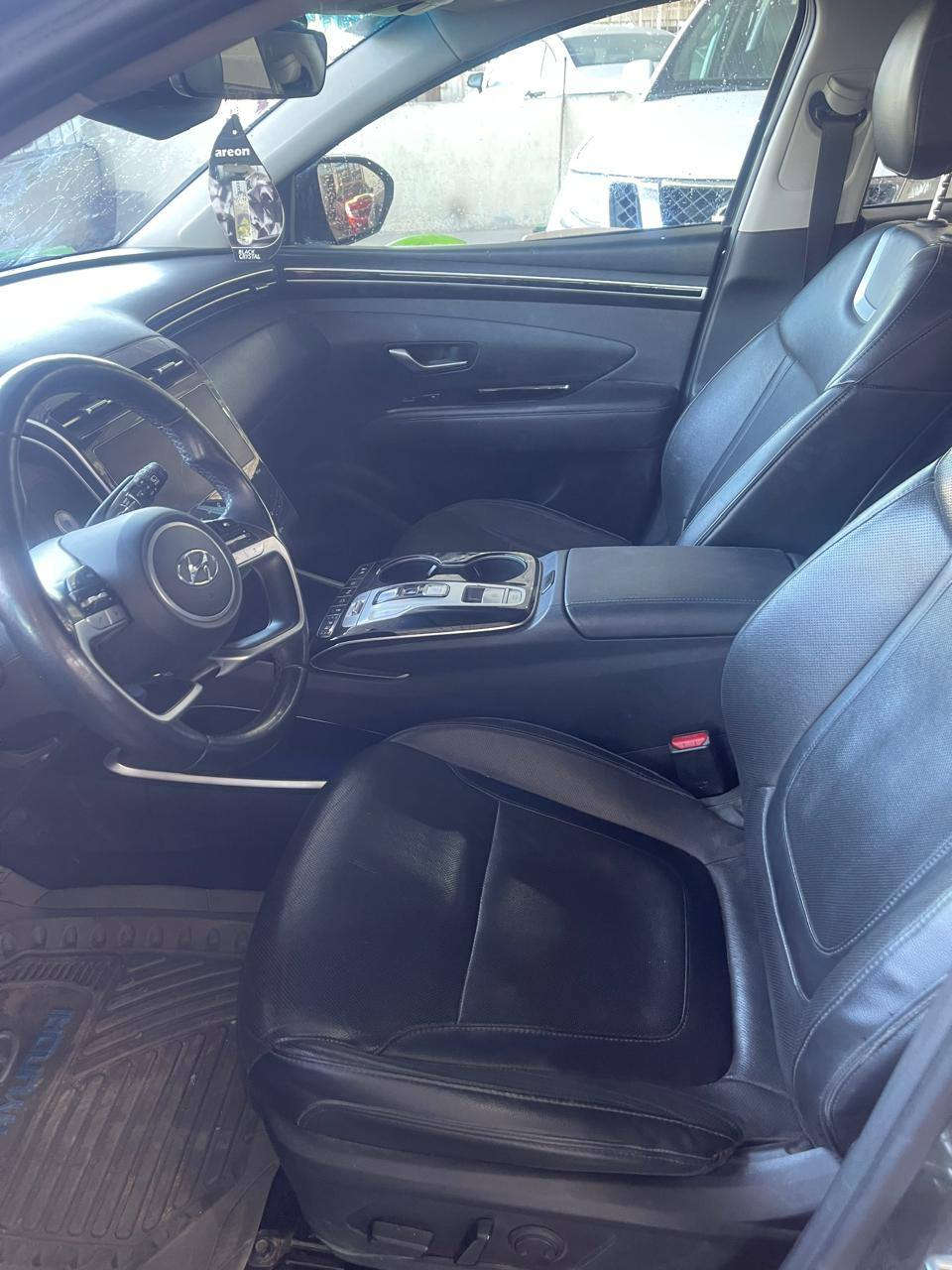 توسان أمريكي فول مواصفات أعلى فئة 1/1
بيه ٣ قطع بدون داخل جاملغ امامي بيه داخل بسيط جدا

رقم انكليزي بغداد المكان بغداد اليوسفية  السعر 180$ للتفاصيل أكثر الاتصال ع الرقم ***********

***********
