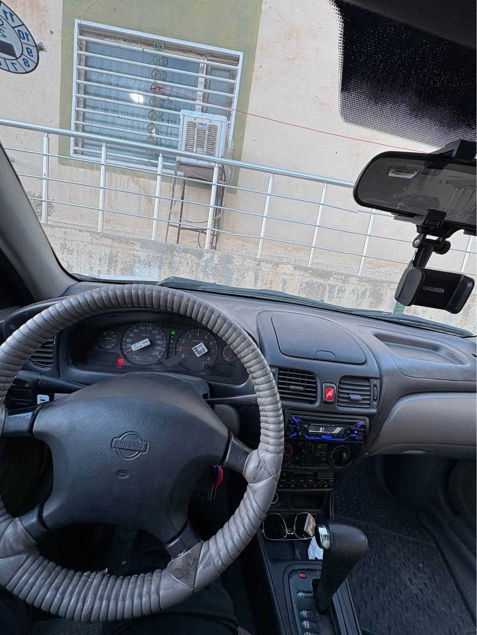 نیسان سەنی مۆدێل ٢٠٠٢ (محسن) بیلاد تۆماتیک بیلاد سپی تەکسی نەبووە ٤ پارچەی هەیە بە حیزام ئەیفرۆشم بە شەرتی سەقف و شان نەیبێت مەکینەی زۆر تازە و پاکەگێڕ و مەکینە و تەبریدی سارد و گەرم  بە شەرتی فیتەر و فەحس سعری ٧٠ گەڵا و معامەلە 
*********** السليمانية, العراق
