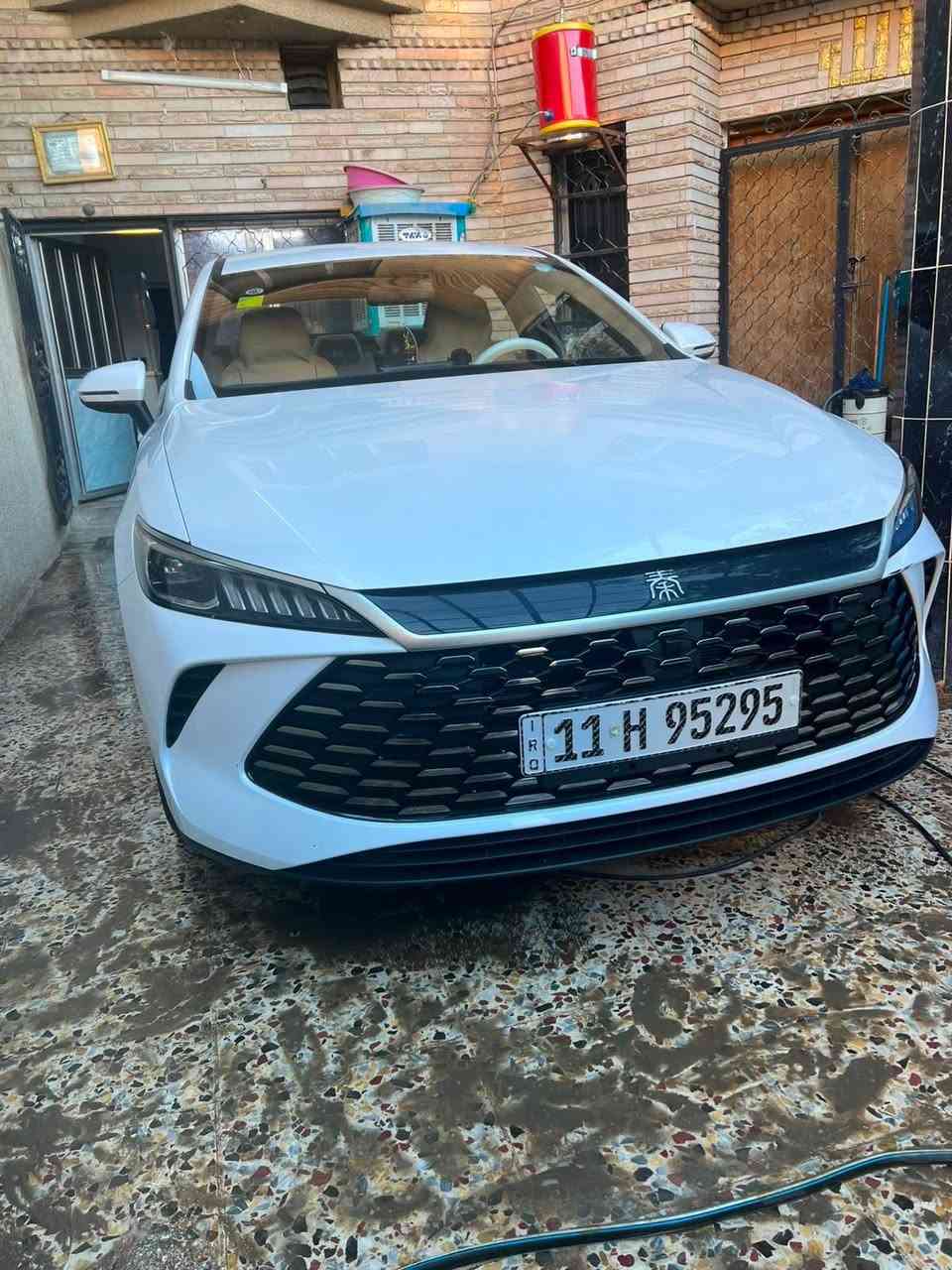BYD كن بلاص موديل ٢٠٢٥ ماشية ٢٥ الف ١٢٥٠٠ محرك ١٢٥٠٠ شحن بيها بارد بالباب الخلف الصدر وجاملغ بارد قليل كلش وبيها رصعه بالصندوك ممبين مكاني بغداد الغزالية السعر ١٧٨٠٠ وبيها مجال للتواصل ***********
