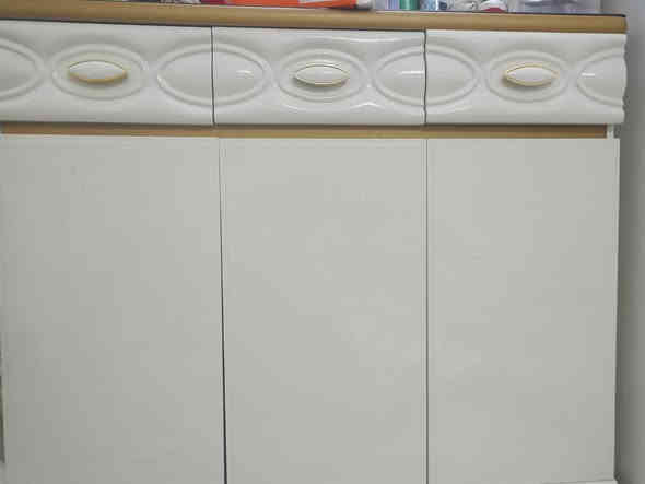 السلام وعليكم
دولاب تركي جديد طك استعمال قليل 
السعر 130 الف

‎***********
