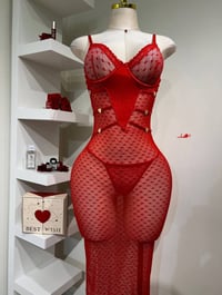 ملابس حمراء • توصيل بالعراق • تواصل خاص