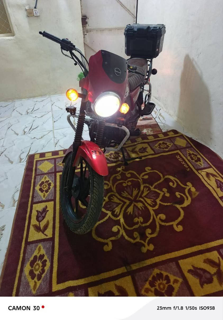 السلام عليكم
حبايب دراجه دايوان مديل 21 دراجة جديدة  اوراق كاملة ونضيفه 
العنوان خاجية شارع بدرة ***********
