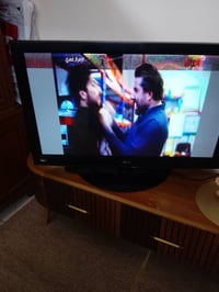 من رخصة الأدمن بيع تلفزيونظ حجم ٤٢ وبسعر جدا مناسب الصوره نفس المعروض ...