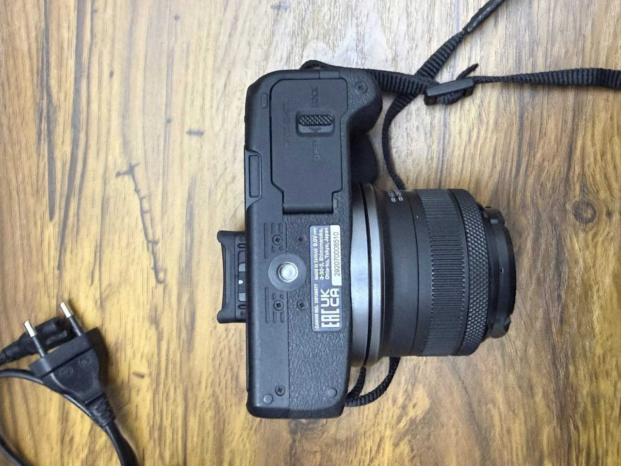 CANONR50

الكاميرا نظيفة واستخدامها خفيف وخالية من أي مشاكل، مناسبة للتصوير الاحترافي وصناعة المحتوى والفيديو.

المرفقات:

* عدسة (18-45)
* RAM Card
* جنطة كاميرا
* حزام أصلي
* شاحن
* بطارية

الكاميرا جاهزة للاستخدام مباشرة وما تحتاج أي شيء إضافي.

سبب البيع: عدم الحاجة.

للاستفسار والسعر التواصل على الخاص


**إذا كنت صاحب هذا الإعلان وتريد حذفه لأي سبب، رجاءا أرسل رسالة إلى الدعم الفني**