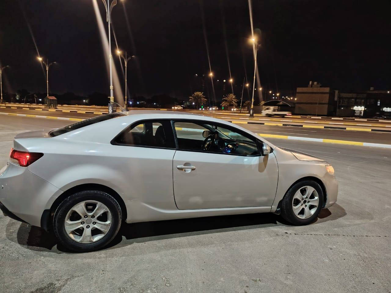 كيا فورتي موديل 2010 كوبيه تك باب لون سلفر
رقم بغداد انكليزي باسمي 2028 هزة بعدها مامنتهية
مكينة 2400 دوش المرغوب  
ماشية 119 ميل  
داخلها نظيف  شاشة وكامرة تحكم ستيرن
الحدادية مبدلها بشكل كامل الامامية و الخلفية قبل اسبوع
مكينة عليها ادامة كاملة بشهر 10 السياره صافيه وناعمه 
مابيها اي نقص 
ضررها الجاملغ واللغد الايسر بيها 4 قطع صبغ ابيع صبغ حزام السونار مرفق 
سعرها 73 ورقه وبيه مجال مكاني كربلاء
***********
