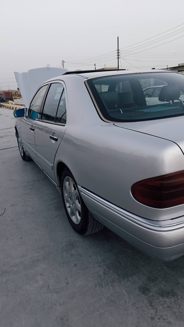 سلام عليكم ورحمه
ام عيون 1998
السعر(٨٨)بيه شي بسيطحك الجيه
السياره كفاله من العيب الشرعي والخيال مصبوغه جماليه عام 
مكينه خراطيم .كلشي موضح بل صور 
رقم ذي قار  انكليزي .اتصل على الرقم *********** 
المكان ذي قار الرفاعي
