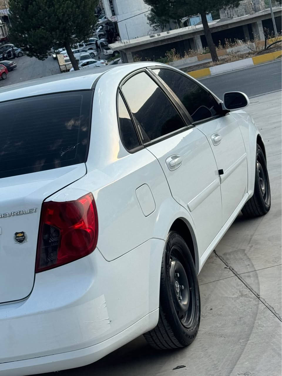 Chevrolet Optra 2010 
بێ بۆیاخ 
بێ تەزرە
گێر و مەکینەی بە شەرت
نرخی ٧١ مەجالەکی زۆر کەم 
ژمارە مۆبایل ***********
تکایە موشتەری تێل بکە جوابی نامە نادرێتەوە أربيل, العراق
