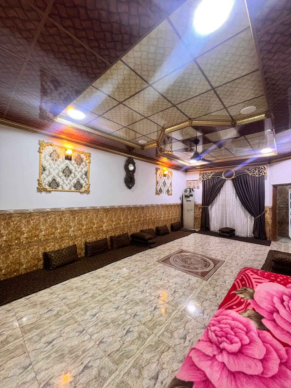 دار طابقين للبيع القادسيه منطقة التاهيل 
300م (10*30) شارع15

محتويات الدار :-

 4 غرف نوم 
صاله كبيره 2
صالة استقبال 
حديقة 
صحيات 3
بناء 2017 

الأستفسار:- مكتب نصير للعقارات 
القادسية - وسط شارع قطعة 500
*********** 

نرفق لكم صور الدار
