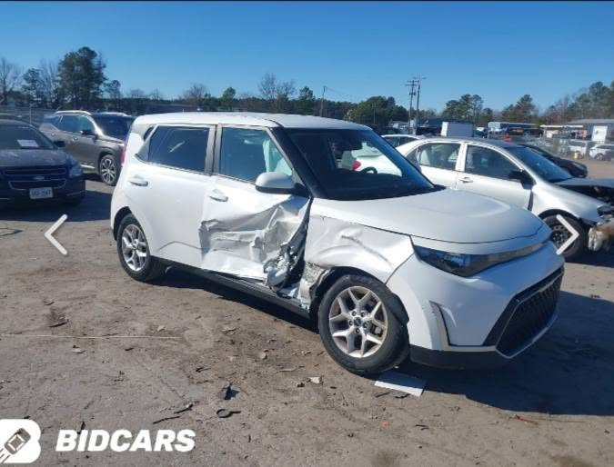 السلام وعليكم
للبيع فقط
سيارة كيا سول
مواصفات lx
محرك 2000
البيع ع وضعها 
مطروح ميناء العقبة
صورها و رقم الشاصي مرفق بالمنشور 
السعر $88
الرقم:  ***********

