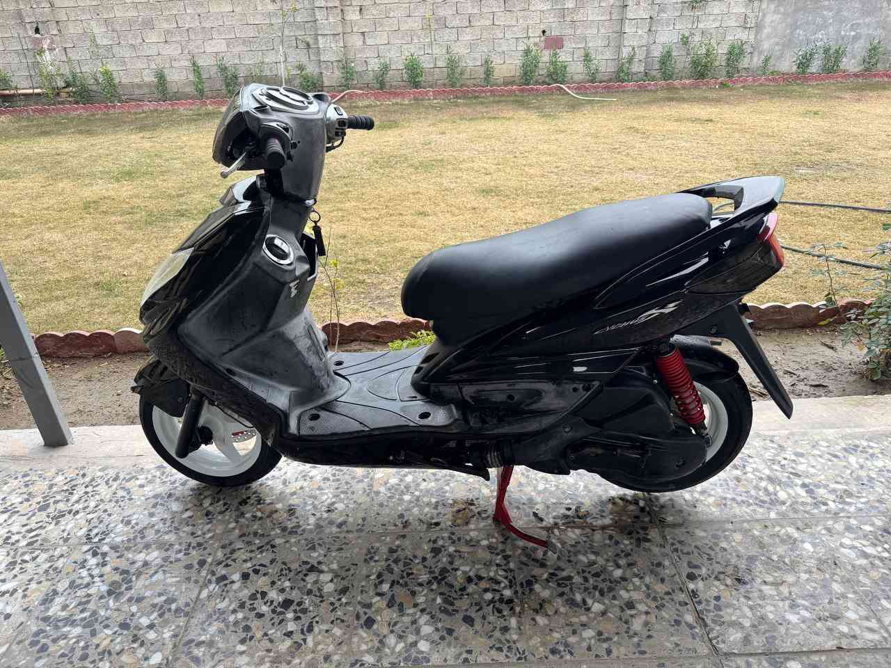 سكنس فحل نوزل دراجه كامله مكمله نضيفه كلش أو مرتبه عله ايدي عنوان بغداد ناحيه الرشيد غرب السريع الدولي سعر مليون أو بيه مجال حك الجيه رقم الهاتف ***********
