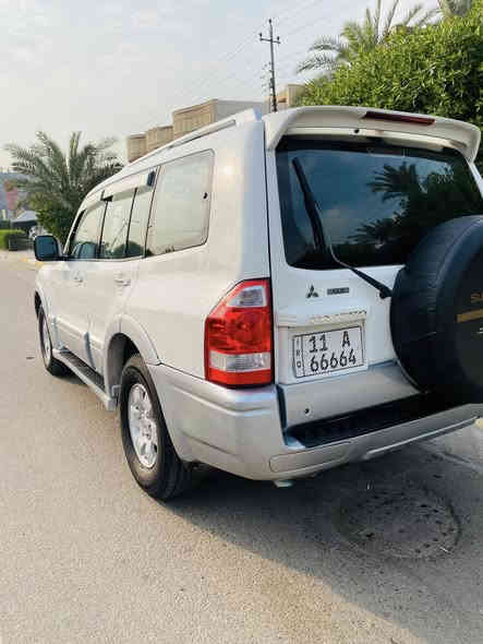 السلام عليكم 
باجيرو 2007 خليجي للبيع مكفوله من الصبغ عدا خشم الجاملغ الأمامي والدعامات للجماليه بدون قطرة معجون 
رقم بغداد ممميز باسمي (66664) رقم دولي الجديد وهزه جديده تحويل مباشر 
مكينة 3000 
صدر امامي خلفي جديد شاده ع ايدي 
منظومة تبريد جديده ❄️ ثلج 
تخم تايرات 4 جديد جواها 
غرفتها جديده ونظيفه كلش 
كير ومحرك مكفول 
السياره كلش جديده وجاهزه مابيها اي نقص 
السعر 135$ وبيها مجال حك الجيه 
قيم الرقم مالتها بالسوك وشوف سعره شكد وخابرني 
لتكلي سعرها هواي الله يخليك لان ادري بخواتها 110 بالسوك 

مكانها بغداد العامريه 
*********** اتصال 
*********** واتس
