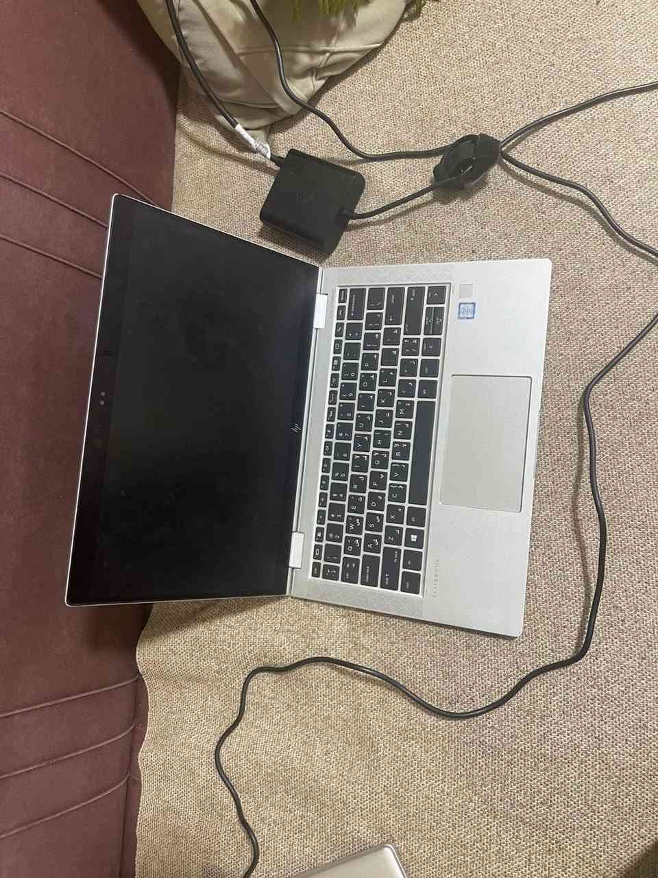 للبيع: لابتوب HP EliteBook x360 1030
شراء مباشر من السوق الامريكي وليست باله  

 الجيل الثامن ونظيفة جدا 

🔍 المواصفات:

المعالج: Core i7-8650U (أداء قوي وسريع).

الرام: 16 GB.

الهارد: 250 GB SSD.

الشاشة: لمس بالكامل (Touch) وتقلب 360 درجة لتتحول إلى تابلت.

البطارية: تشغّل الجهاز بحدود ساعتين الى ساعتين و نصف.

💵 السعر:550 ألف دينار و بي مجال 

المكان بغداد حي الجامعه 

للتواصل ***********
