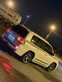 لاندكروز بريم • ٢٠٢١ • ٢٦٠٠٠ كم