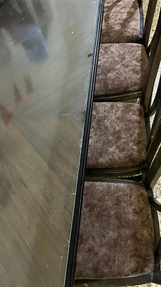 سلام عليكم
عندي ميز طعام خشب ويا 6 كراسي خشب دوشمتهن ديباج  
ميز مرتب ومساحتة كبيرة ومن فوك اكو جامه كزاز بي تنرفع ويتنظف
للاسستفسار خاص 
***********
