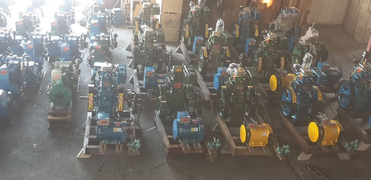 تعلن شركة الساير 
مولدات لستر قايش ٨ حصان 7.5 كيفي   سلف وهندر 
مولد هندي دويز تبريد هواء ١٠ حصان 7.5 كيفي 
العنوان بابل ناحية الشوملي قرب الدفاع المدني 
***********
***********
