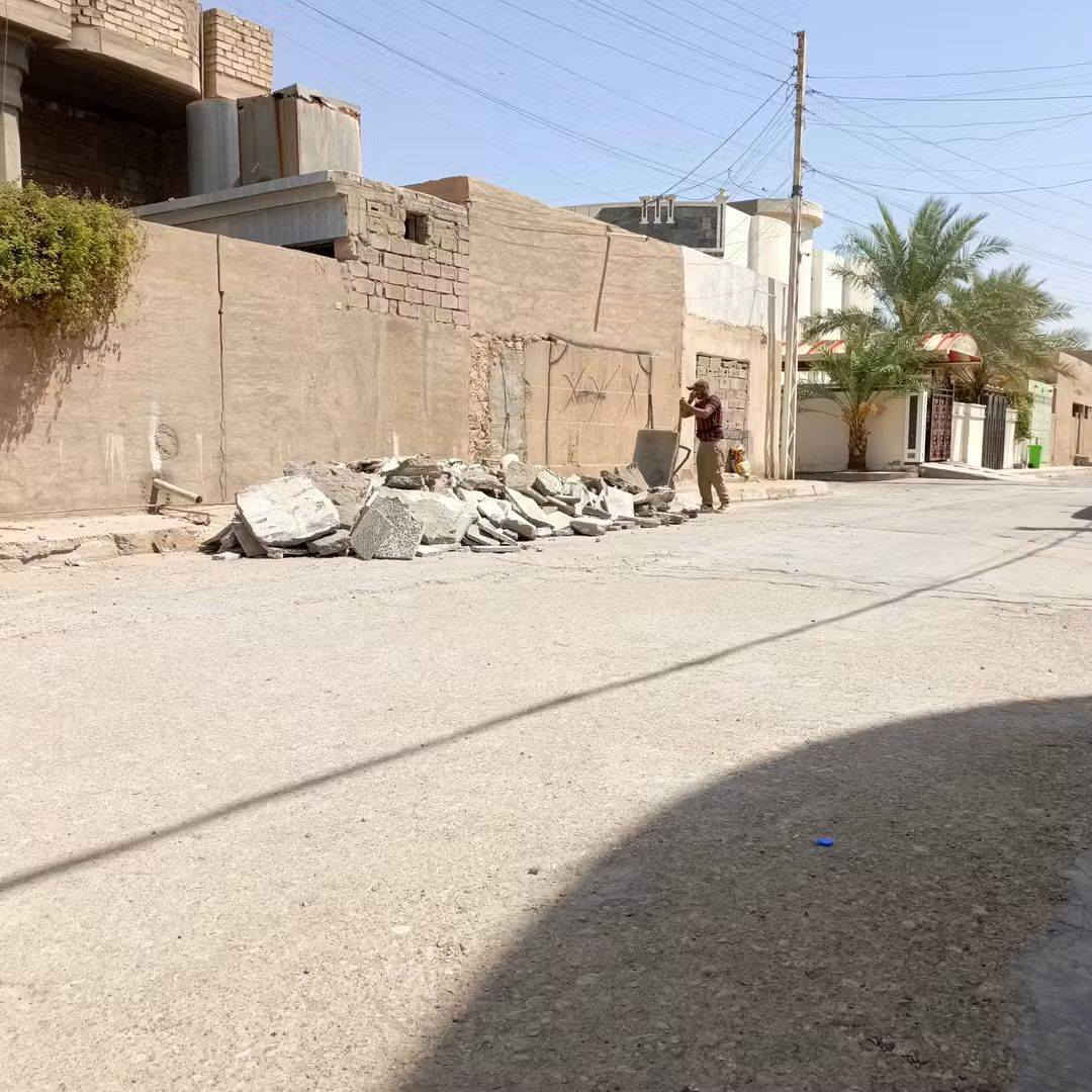 هسه نطلع جاهزين
تنضيف البيوت و قلع التراب الزائد 
تدخيل مواد بناء وحدل الارضيات 
تنكير الجدران 
 قلع ارضيات
 تدخيل السبيس ولتراب
 صب الأرضيات
 لبخ بتلو 
تثبيت مرازيب امطار
نصب كاميرات مراقبة 
نقل كافة المواد والاثاث 
اسعارنا مناسبة وين مجان نجيك بالعمارة 
*********** واتساب
