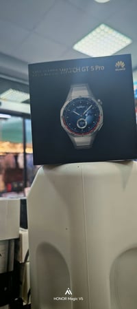 Huawei GT 5 pro Titanium سعر 300 كامل ملحقات 07827777592 او تواصل خااص