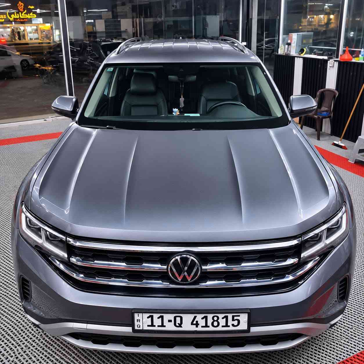 🚙 فولكس واكن أطلس 2023 | SE V6

📌 المواصفات العامة
✔️ سنة الصنع: 2023
✔️ الفئة: SE V6
✔️ الممشى: 59 ألف كم (قابل للزيادة)
✔️ محرك 6 سلندر V6 تنفس طبيعي
✔️ السيارة بحالة ممتازة
✔️ بدون  إيرباك
✔️ حادث بسيط جداً كما موضح بالصور
✔️ رقم الشاصي: 1V2HR2CA2PC525920

━━━━━━━━━━━━━━━━━━

⚙️ الأداء

✅ محرك V6 قوي وعملي
✅ 4 وضعيات قيادة (Drive Mode)

🛋️ التجهيزات الداخلية

✅ تبريد ثلاث قطع
✅ 7 مقاعد
✅ مقاعد جلد فاخر
✅ تدفئة للمقاعد الأمامية
✅ مقعد السائق كهربائي
✅ تشغيل بصمة (Push Start)
✅ فتح الأبواب الأربعة بالبصمة (Keyless Entry)
✅ تشغيل عن بُعد (Remote Start)
✅ شاحن هاتف لاسلكي (Wireless Charger)

💡 الإضاءة

✅ عدسات أمامية متحركة مع حركة المقود
✅ مصابيح زينون
✅ إنارة LED أمامية وخلفية
✅ ماسحات زجاج أوتوماتيكية عند نزول المطر

🛡️ أنظمة الأمان

✅ رادارات أمامية وخلفية وجانبية
✅ حساسات أمامية وخلفية
✅ نظام النقطة العمياء (Blind Spot)
✅ نظام المحافظة على المسار (Lane Assist)
✅ Auto Hold
✅ Auto Stop/Start
✅ هاند بريك إلكتروني
✅ منظومة متكاملة من الحساسات وأنظمة التحذير ومساعدة السائق

✨ مزايا إضافية

✅ باب خلفي كهربائي
✅ فتح الباب الخلفي بحركة القدم
✅ بردات أبواب أصلية

━━━━━━━━━━━━━━━━━━

📍 السيارة جاهزة للفحص بأي مركز تختاره.
📲 للاستفسار: ***********
