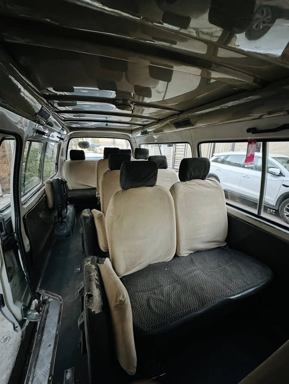 السلام عليكم للبيع فتون 2009 نضيفه ونصبه حلوه شوفت عينك مال كهربائي يحط الدرج على السيبايه لا مشتغل بيها خط ولا عبريه من 2013 عنده مكفوله من الضربه رقم بغداد بسمه تحويل مباشر ثاني يوم مدوشمه حته تنته بيها مكينه جديده بل كارتون ما ناقصها شي مكان السياره بغداد حي الجهاد السعر ب 43 وبيها مجال مكلف بل نشر للاستفسار ***********
